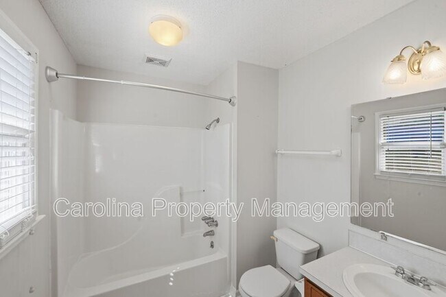 Building Photo - 1607 McFarland Dr