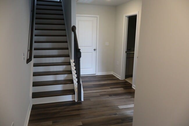 Building Photo - charming 3-bedroom