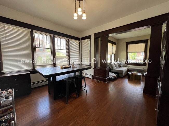 Building Photo - Beautiful House, Close to the Greenway and...