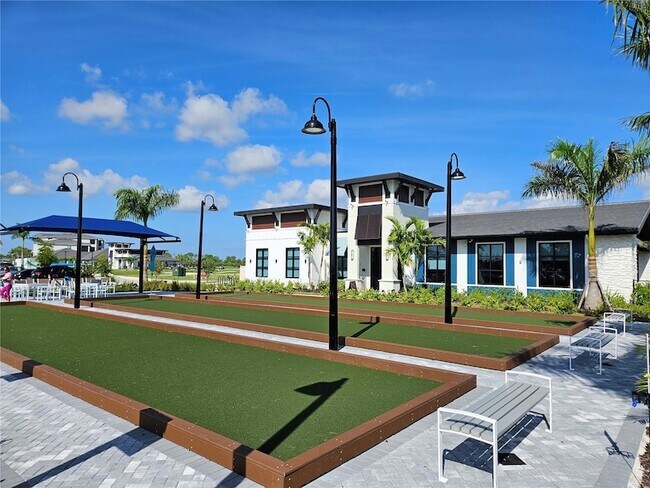 Building Photo - 12470 Wellen Golf St