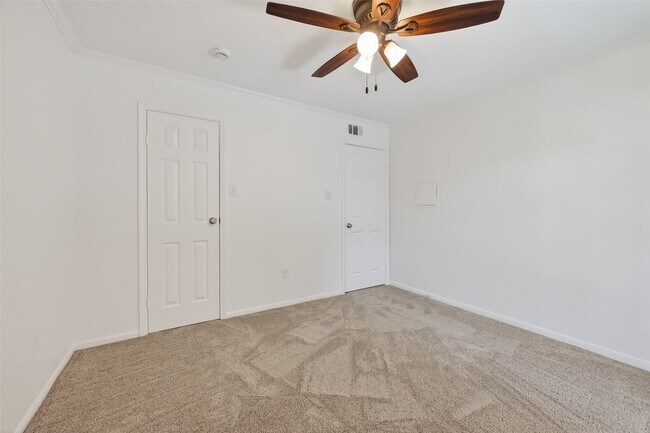 Building Photo - 3770 Lovers Wood Ln