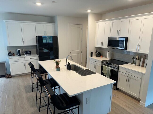 Building Photo - 11147 Green Citron Aly
