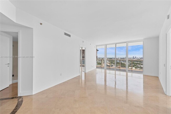 Building Photo - 450 Alton Rd