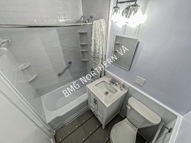 Building Photo - 3592 Martha Custis Dr