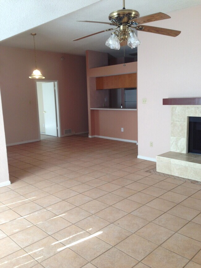 Building Photo - 243 Reeder Dr