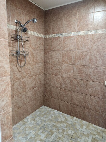 Building Photo - 2408 Crabtree Ct