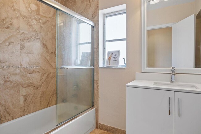 Building Photo - 7508 SW 58th Ave