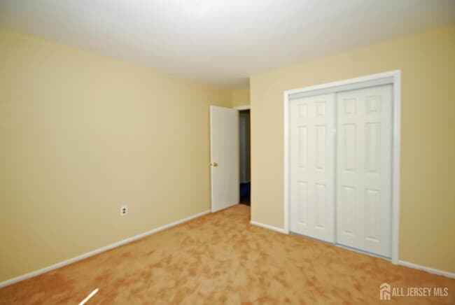 Building Photo - 21 Rosewood Ct