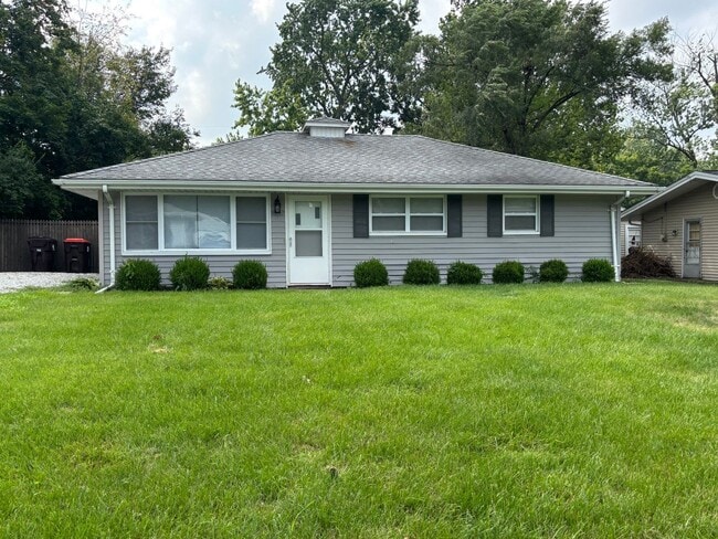 Primary Photo - 3 Bedroom, 1 Bathroom Rolling Acres Home F...