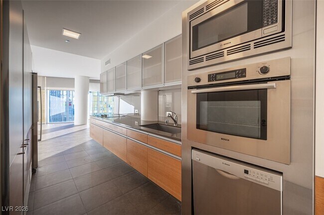 Building Photo - 3722 S Las Vegas Blvd