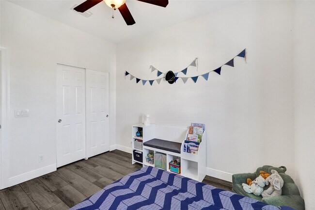 Building Photo - 228 SW 6th Ct