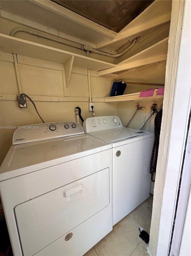 Building Photo - 10875 SW 112th Ave