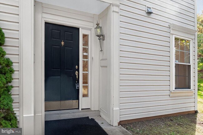 Building Photo - 1515 Shields Terrace NE