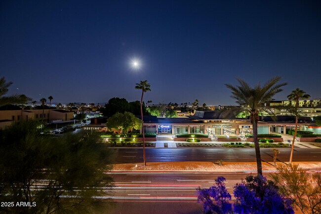 Building Photo - 7167 E Rancho Vista Dr