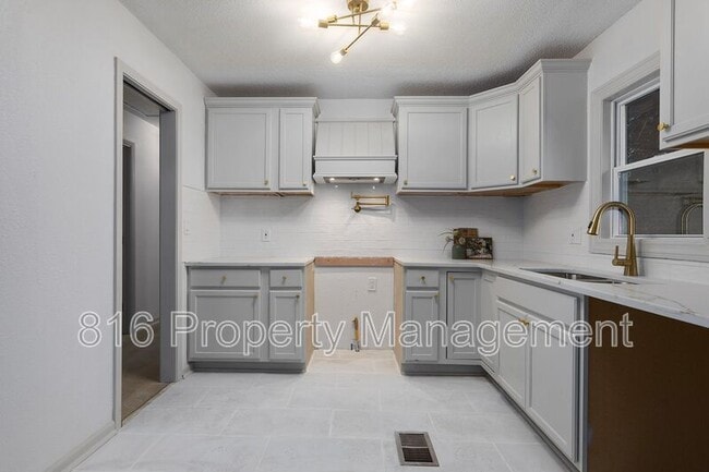 Building Photo - 12516 13th St