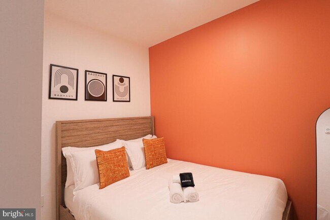 Building Photo - 1806 I St NE