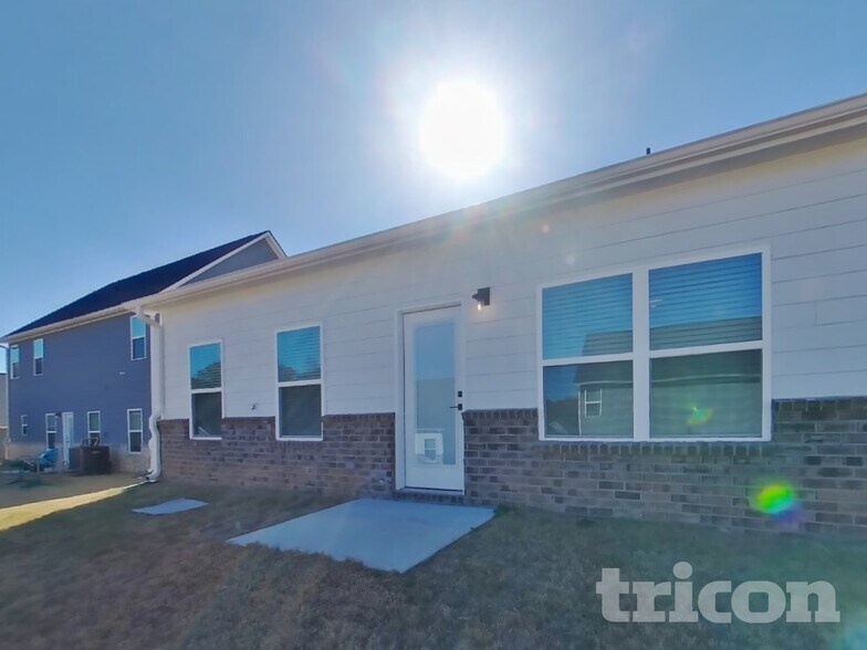 Building Photo - 617 Mountain Oaks Pkwy