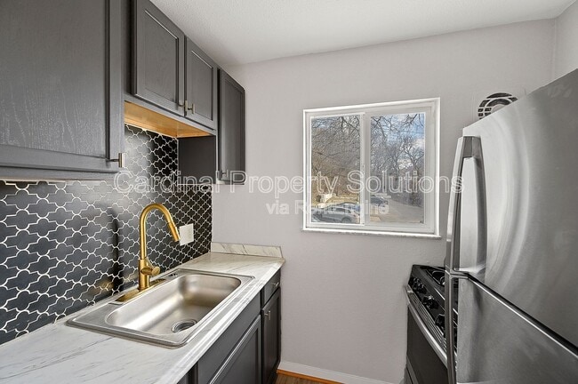 Primary Photo - 3271 Morrison Ave