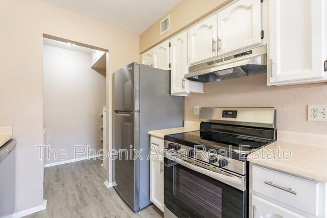 Building Photo - 16657 E Gunsight Dr