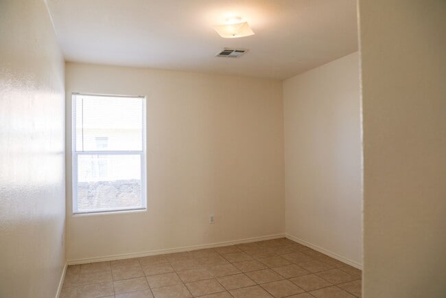 Building Photo - Nice and Spacious 4 Bedroom home Off Hwy 70 & Mesa Grande