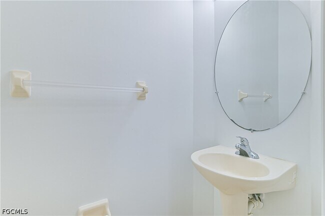 Building Photo - 14760 Pinnacle Pl