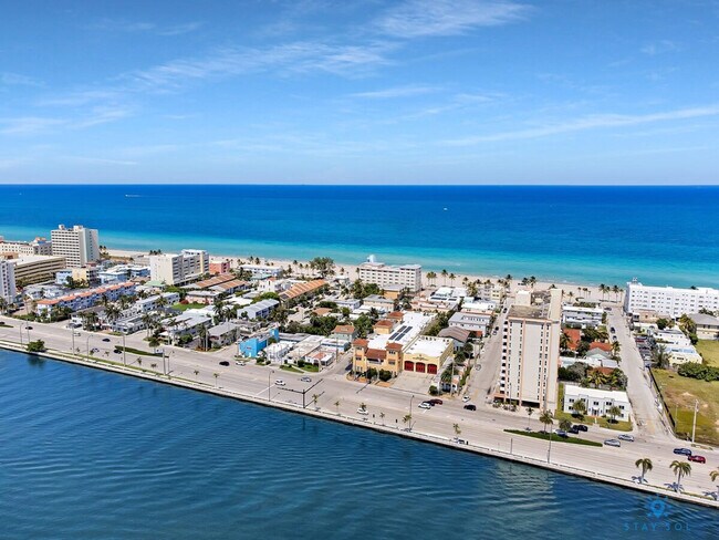 Building Photo - 809 S Ocean Dr