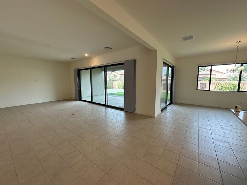 Building Photo - 7306 N 80th Ln