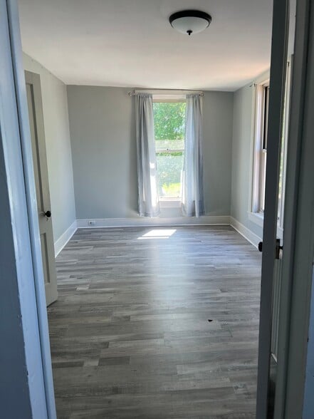 Building Photo - 214 Brown Ave