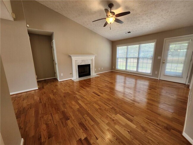 Building Photo - 1052 Ludwick Way