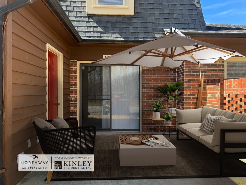 Primary Photo - Country Club Apartments