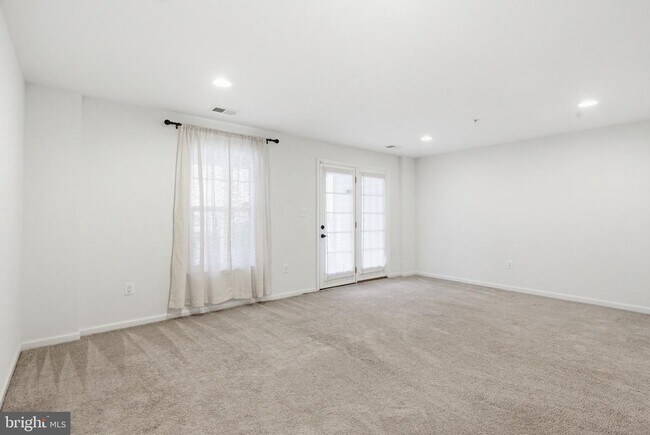 Building Photo - 7408 Wild Honey Way