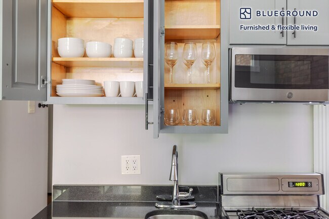 Building Photo - 248 Mott St