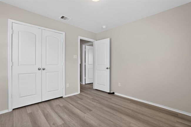 Building Photo - 16817 Pink Wintergreen Dr