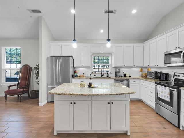 Building Photo - 10149 Lone Eagle Dr