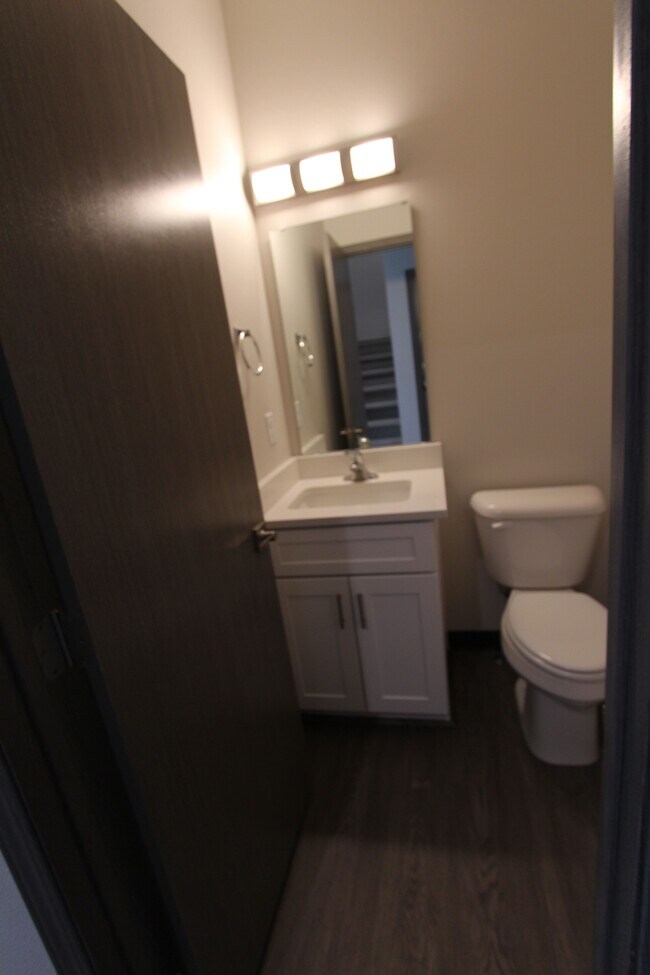 Building Photo - 1011 Greenfield Dr