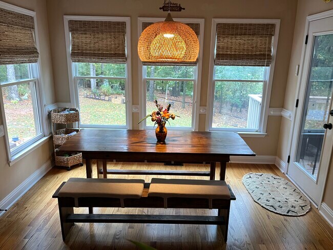 Building Photo - 201 Glenrise Ct