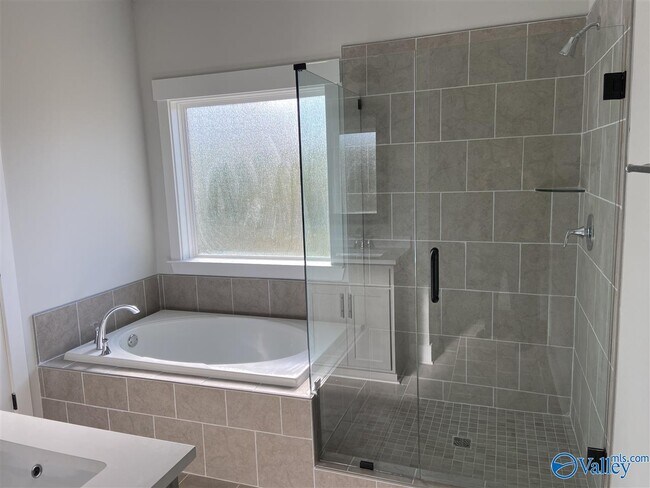 Building Photo - 440 Legend Oak Way SW