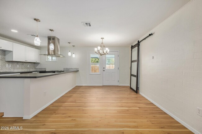 Building Photo - 3234 E Friess Dr