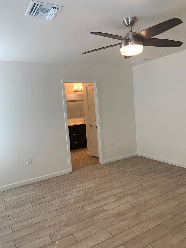 Building Photo - 2438 S Clovis Place-