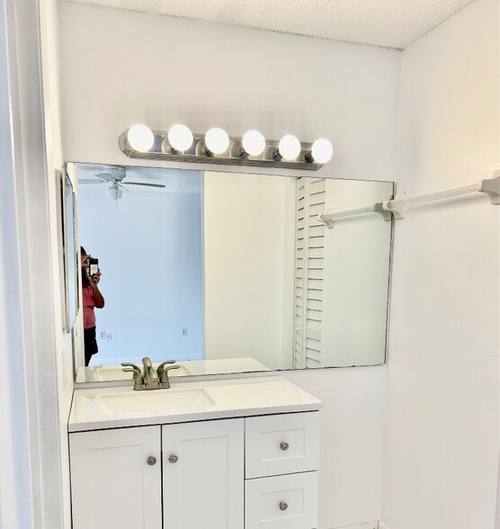 Building Photo - 7730 SW 156th Ct