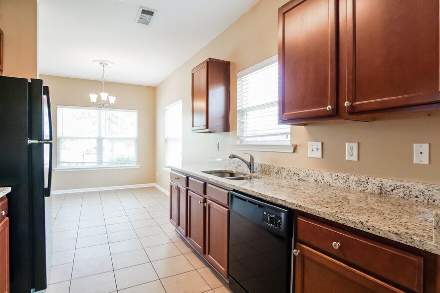 Building Photo - 4652 Rosser Loop Dr