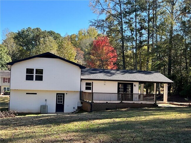 Building Photo - 550 Oglesby Bridge Rd SE