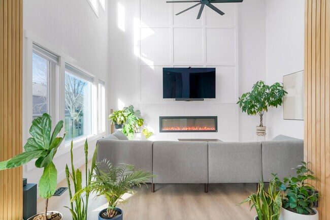 Building Photo - Robb Way