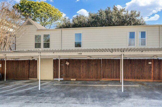 Building Photo - 14715 Barryknoll Ln