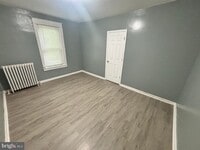 Building Photo - 1611 W Erie Ave