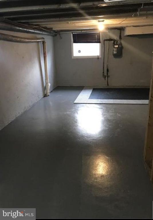 Building Photo - 437 N Montford Ave