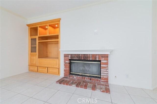 Building Photo - 22661 White Oaks