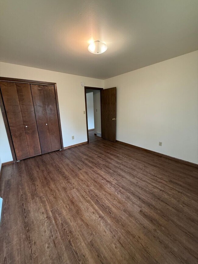 Building Photo - 2406 Skeels Ave