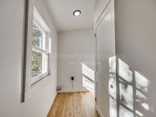 Building Photo - 811 W Wade St