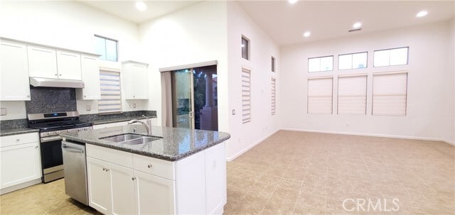 Building Photo - 61 Mission Bell